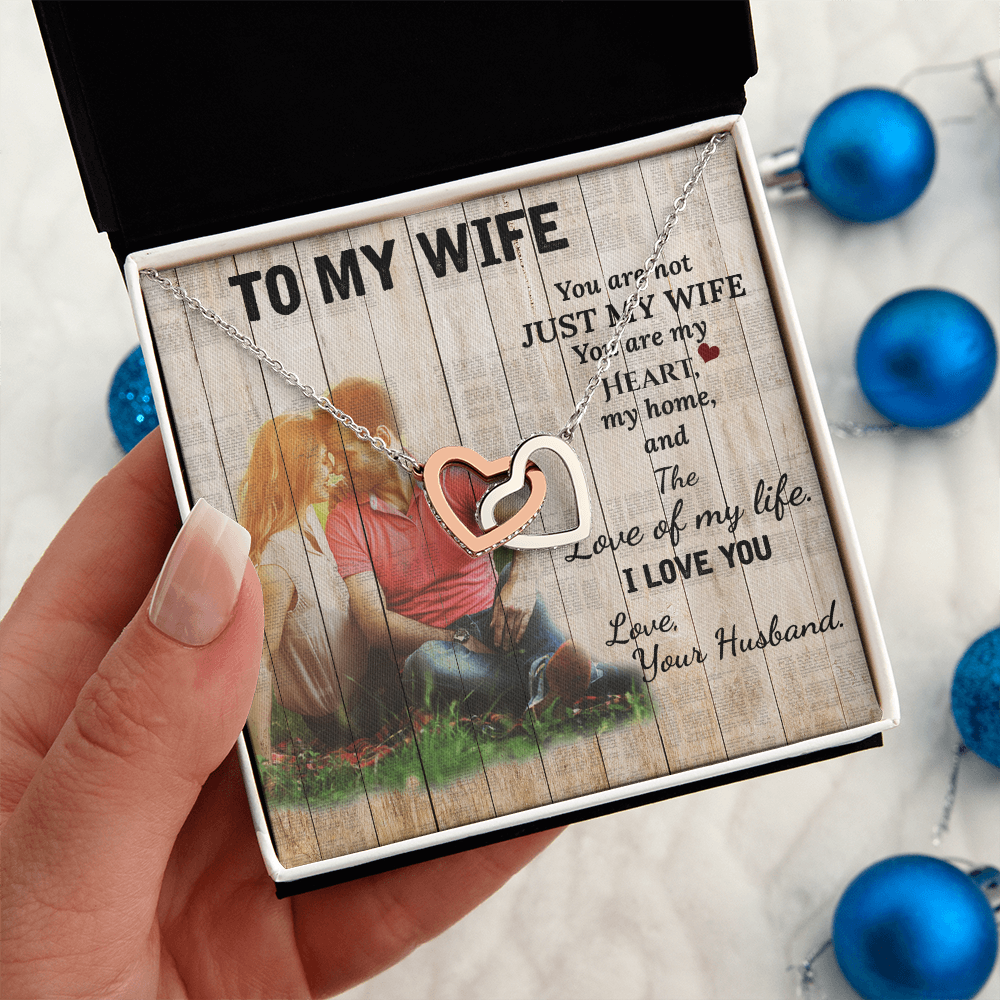 To My Wife Necklace – A romantic surprise that creates unforgettable memories