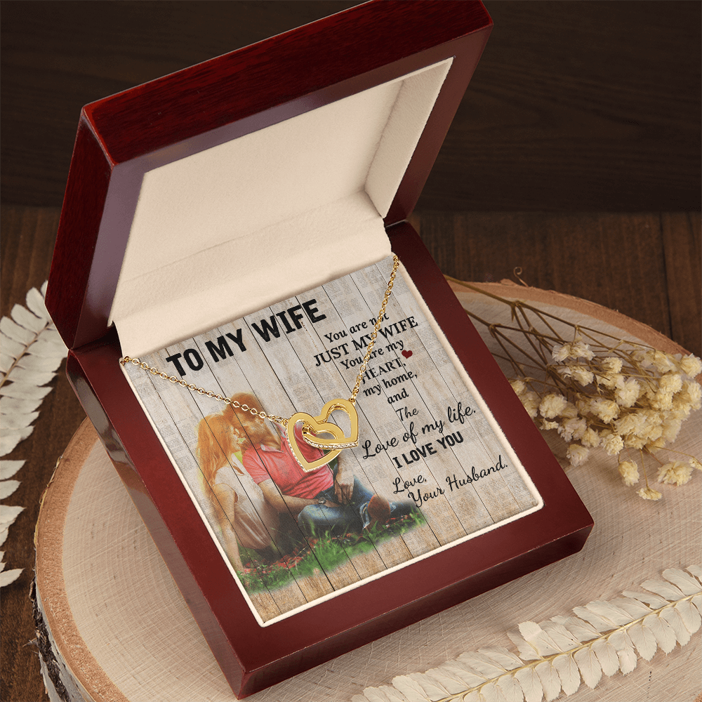 To My Wife Necklace – A romantic surprise that creates unforgettable memories