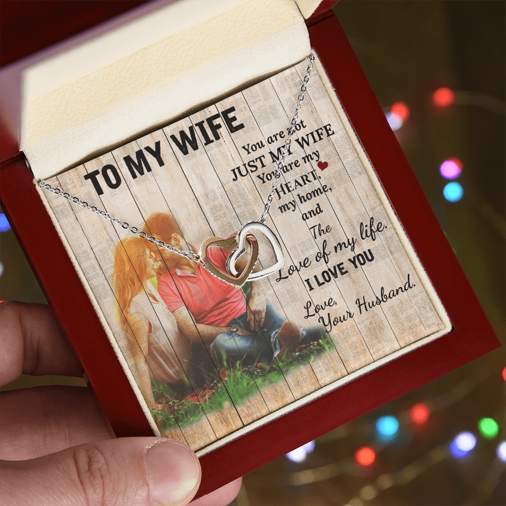 To My Wife Necklace – A romantic surprise that creates unforgettable memories